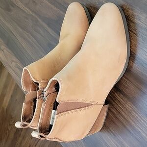 Blondo Waterproof Leather Ankle Booties Women's Size 7M Neutral Western Office